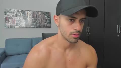 Snapshot of thiago_driussi chatting on 28, 9, 2025 thiago_driussi online show from 28, 9, 2025