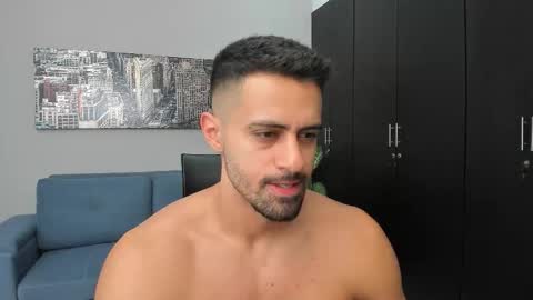 Snapshot of thiago_driussi chatting on 13, 10, 2025 thiago_driussi online show from 13, 10, 2025