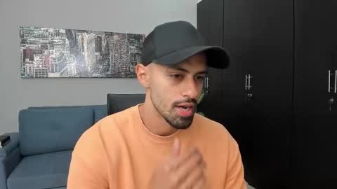 Snapshot of thiago_driussi chatting on 19, 10, 2025 thiago_driussi online show from 19, 10, 2025