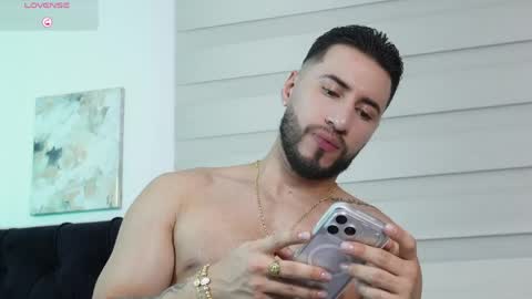 Snapshot of thiago_hill chatting on 26, 4, 2026 Thiago online show from 26, 4, 2026
