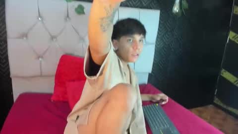 Snapshot of thiago_kozak chatting on 17, 10, 2025 thiago online show from 17, 10, 2025