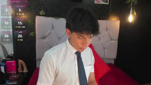 Snapshot of thiago_kozak chatting on 29, 10, 2025 thiago online show from 29, 10, 2025