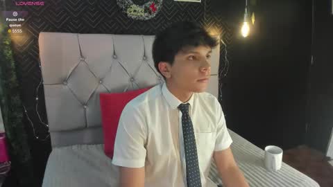 Snapshot of thiago_kozak chatting on 3, 12, 2025 thiago online show from 3, 12, 2025
