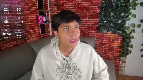 Snapshot of thiago_kozak chatting on 25, 4, 2026 thiago online show from 25, 4, 2026