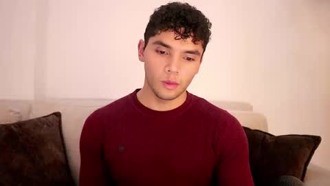 Just Thiago  online show from 5, 3, 2025