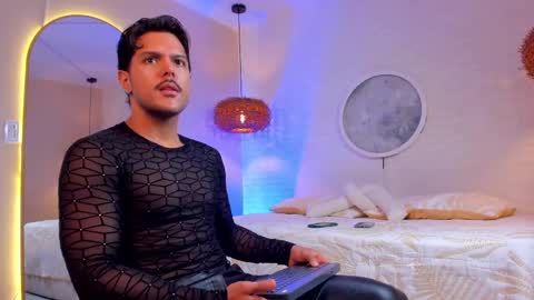 Snapshot of thiago_mercer chatting on 4, 11, 2025 Thiago online show from 4, 11, 2025