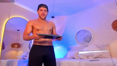 Snapshot of thiago_mercer chatting on 10, 11, 2025 Thiago online show from 10, 11, 2025