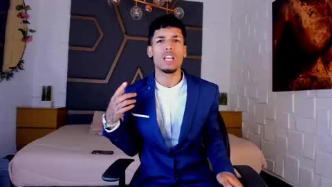 ThiagoFerreti online show from 28, 11, 2025