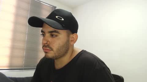 Snapshot of thiagohot_xx chatting on 1, 12, 2025 Thiago online show from 1, 12, 2025