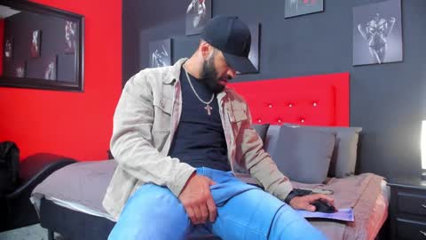 Thia Gomez online show from 10, 9, 2025