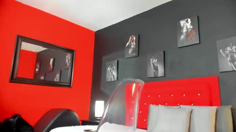 Thia Gomez online show from 12, 9, 2025