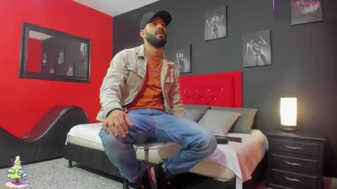 Thia Gomez online show from 3, 12, 2025