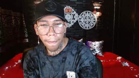 Snapshot of thian_knox chatting on 19, 12, 2025 THIAN online show from 19, 12, 2025