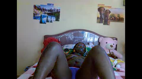 Snapshot of thickassvillageebony chatting on 7, 11, 2025 thickassvillageebony online show from 7, 11, 2025