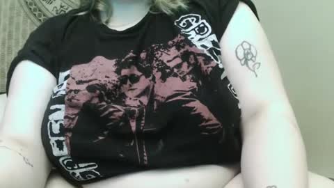 Snapshot of thickthighsgreenskies chatting on 19, 2, 2025 Ophelia online show from 19, 2, 2025