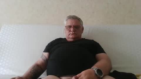 Snapshot of thierrysymp chatting on 1, 6, 2026 Thierrysymp online show from 1, 6, 2026
