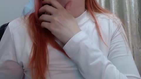 Snapshot of thin33 chatting on 27, 11, 2025 sara online show from 27, 11, 2025