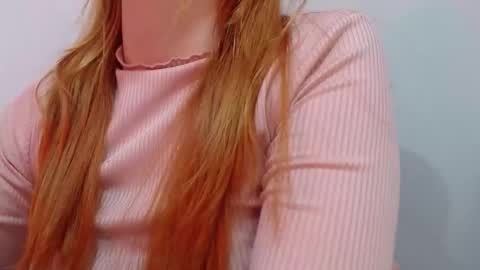 Snapshot of thin33 chatting on 18, 12, 2025 sara online show from 18, 12, 2025