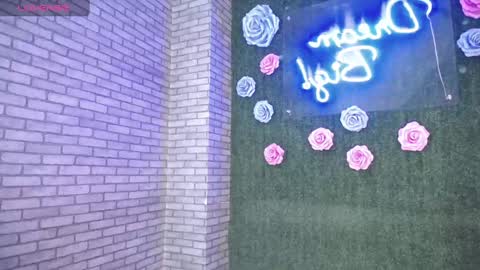 Snapshot of thiny_s chatting on 30, 12, 2024 thiny s online show from 30, 12, 2024