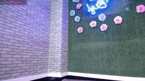 Snapshot of thiny_s chatting on 4, 1, 2025 thiny s online show from 4, 1, 2025