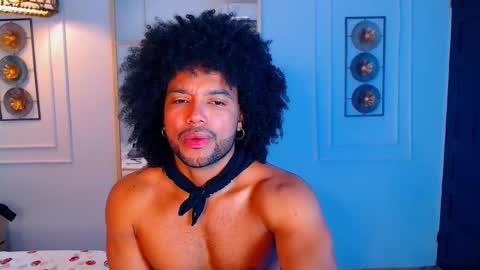 MICHAEL AND CRISS online show from 17, 12, 2025