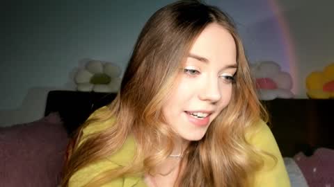 Snapshot of thisisamelia chatting on 12, 1, 2025 Amelia  shows on mondays fridays and sundays  if anything changes im giving updates on my fansly  online show from 12, 1, 2025