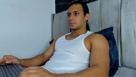 Snapshot of thomas__wayne chatting on 22, 5, 2026 Thomas online show from 22, 5, 2026