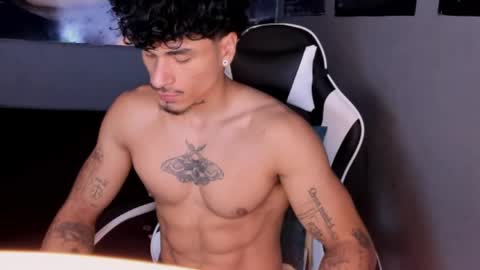 Snapshot of thomas_fit1 chatting on 9, 6, 2026 Thomas 3 JUST STAY AND BE MY LAST LOVE online show from 9, 6, 2026