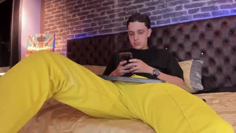 Snapshot of thomas_may4rs chatting on 28, 1, 2025 ---Thomas--- online show from 28, 1, 2025