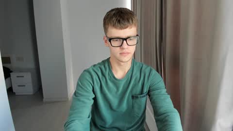 Snapshot of thomas_shelbivip chatting on 12, 1, 2025 Tomas online show from 12, 1, 2025