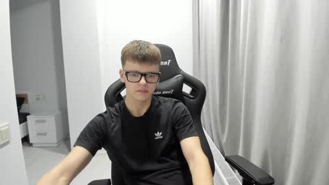 Snapshot of thomas_shelbivip chatting on 31, 1, 2025 Tomas online show from 31, 1, 2025