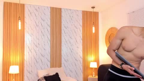 Thomas online show from 19, 2, 2025