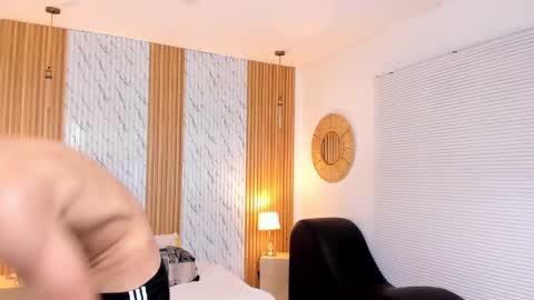 Thomas online show from 21, 2, 2025