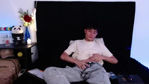 Snapshot of thomasbennett_ chatting on 25, 10, 2025 thomasbennett  online show from 25, 10, 2025