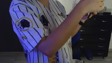 Snapshot of thomascooper_cams chatting on 8, 1, 2025 VALERIA online show from 8, 1, 2025