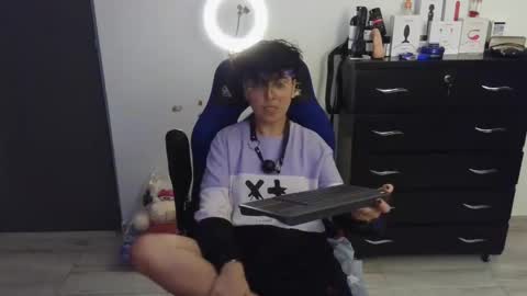 Snapshot of thomascooper_cams chatting on 24, 2, 2025 VALERIA online show from 24, 2, 2025