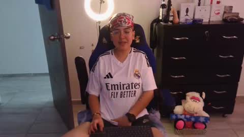 Snapshot of thomascooper_cams chatting on 4, 3, 2025 VALERIA online show from 4, 3, 2025
