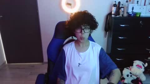 Snapshot of thomascooper_cams chatting on 13, 10, 2025 VALERIA online show from 13, 10, 2025