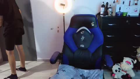 Snapshot of thomascooper_cams chatting on 15, 10, 2025 VALERIA online show from 15, 10, 2025