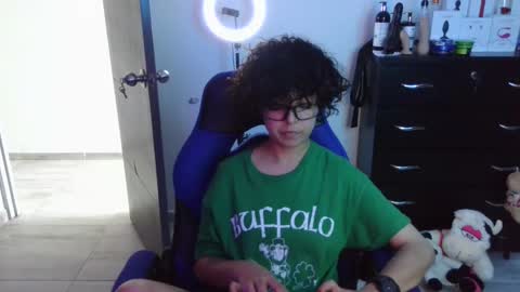 Snapshot of thomascooper_cams chatting on 17, 10, 2025 VALERIA online show from 17, 10, 2025