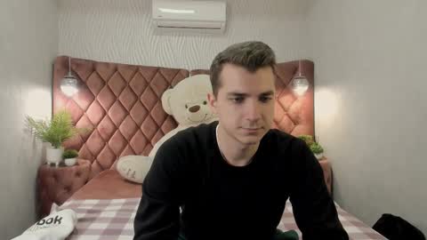 Snapshot of thomassmity chatting on 27, 11, 2025 Thomas online show from 27, 11, 2025