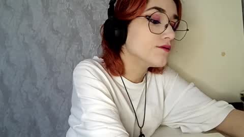 Snapshot of thomasvicknair chatting on 3, 12, 2025 Lina online show from 3, 12, 2025