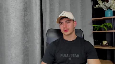 Snapshot of thomylov chatting on 11, 2, 2025 thomylov online show from 11, 2, 2025