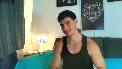 Snapshot of thomylov chatting on 18, 11, 2025 thomylov online show from 18, 11, 2025