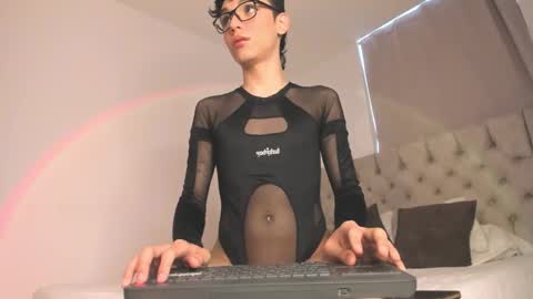 Snapshot of thomythompson chatting on 10, 9, 2025 Thomy T online show from 10, 9, 2025