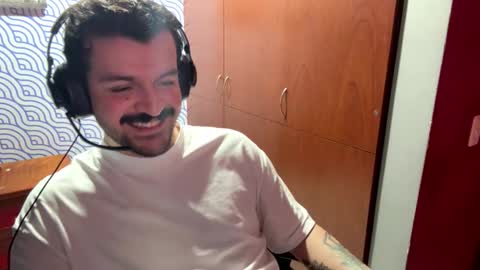 Snapshot of thorawak chatting on 23, 12, 2025 New Model online show from 23, 12, 2025