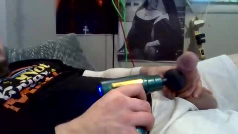 Snapshot of thunder8u42 chatting on 11, 11, 2025 thunder8u42 online show from 11, 11, 2025