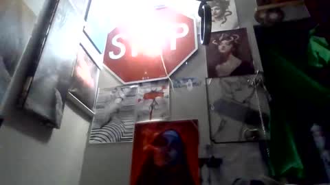 Snapshot of thunder8u42 chatting on 4, 12, 2025 thunder8u42 online show from 4, 12, 2025