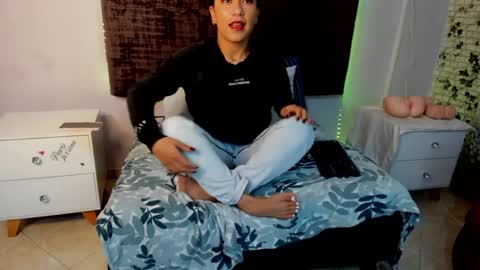 Snapshot of thyra_coral chatting on 7, 4, 2026 thyra coral online show from 7, 4, 2026