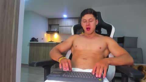 Snapshot of tiago_goez chatting on 25, 9, 2025 santiago online show from 25, 9, 2025